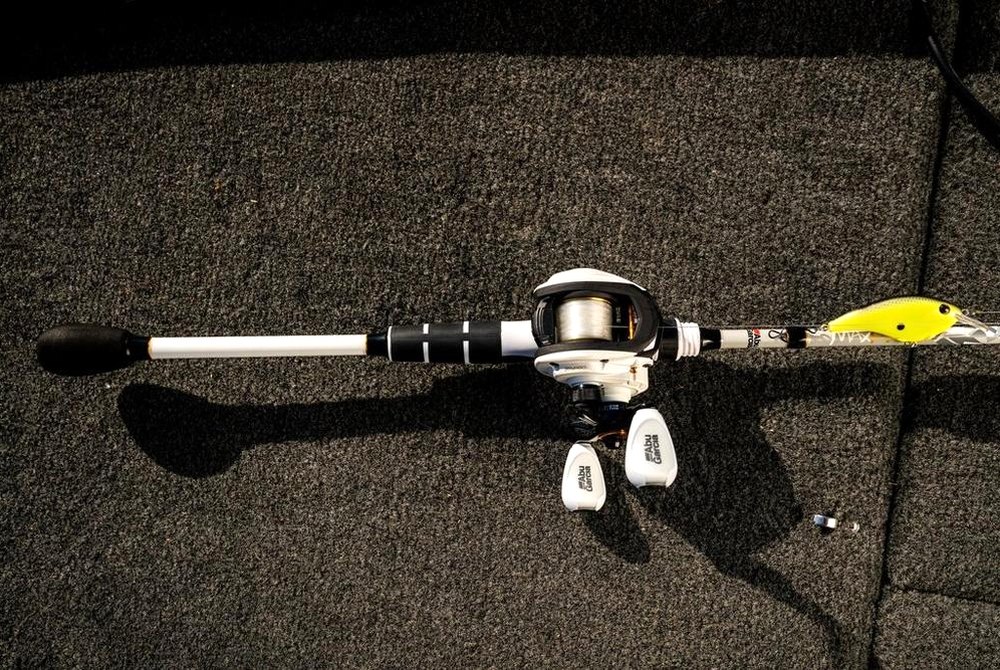 Abu Garcia Max Pro 7' 1-Piece Medium-Heavy Baitcast Fishing Reel & Rod Combo  #1524111